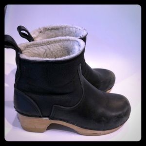 No.6 Pull On Shearling Clog Boot on Mid Heel Black